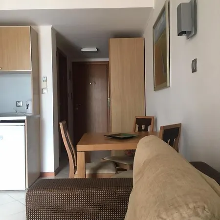 Private In Emerald Apartahotel 4*