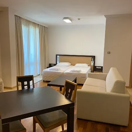 Aparthotel Private In Emerald 4*