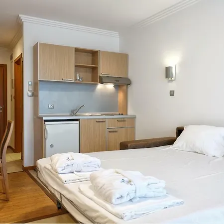 Apartahotel Private In Emerald 4*